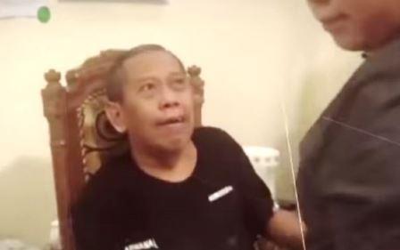 Komedian Tukul Arwana mengalami pendarahan otak karena riwayat hipertensi yang diidapnya. Ia kemudian menjalani operasi di Rumah Sakit Pusat Otak Nasional (PON), Cawang, Jakarta Timur.