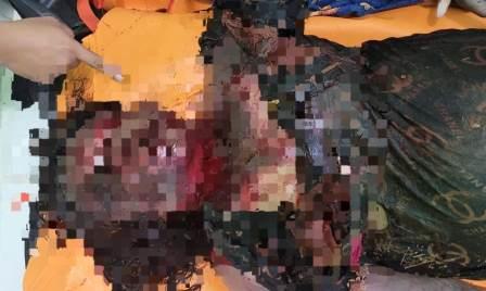 Mayat seorang perempuan ditemukan warga dengan kondisi tengkurap di dalam gorong-gorong (Sumber Foto: Relawan Kampung Sasak/koranbanjar.net)