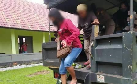 Para Pekerja Seks Komersial (PSK) diamankan Satpol PP Kota Banjarbaru. (Sumber Foto:Satpol PP Banjarbaru)